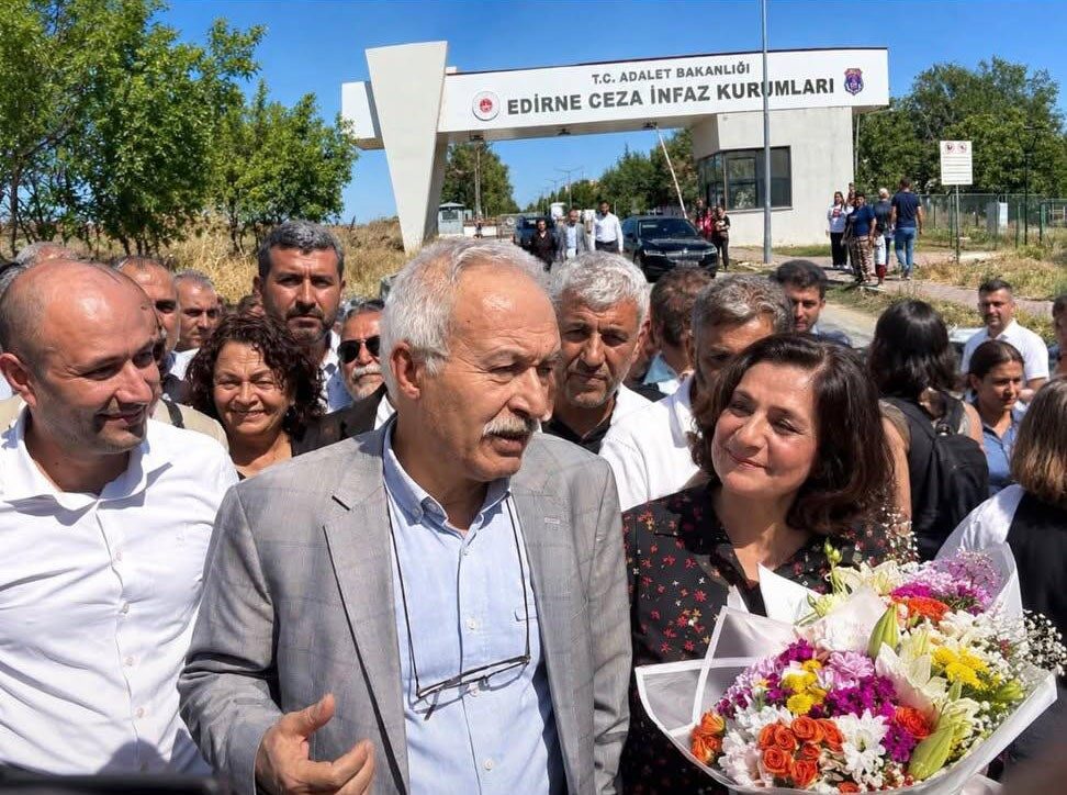 Eski Diyarbakır Büyükşehir Belediyesi Eş Başkanı Mızraklı, Edirne Cezaevi’nden tahliye edildi 8 Bülten Medya -