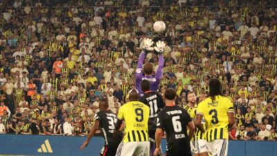Fenerbahçe, Beşiktaş’a 2-1’lik skorla kaybetti ve ligde 4 haftada 2.