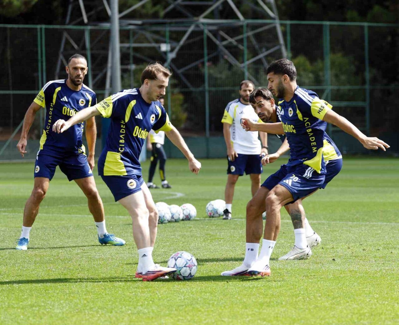 Fenerbahçe, Roma maçı hazırlıklarını sürdürdü 19 Bülten Medya -
