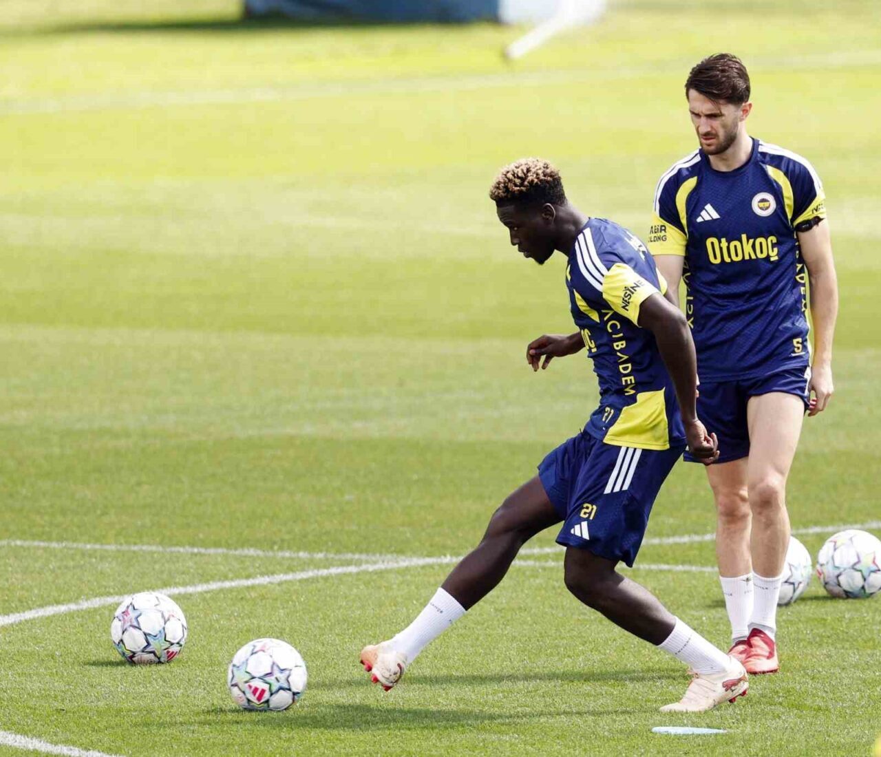 Fenerbahçe’de Roma maçı hazırlıkları devam etti 15 Bülten Medya -
