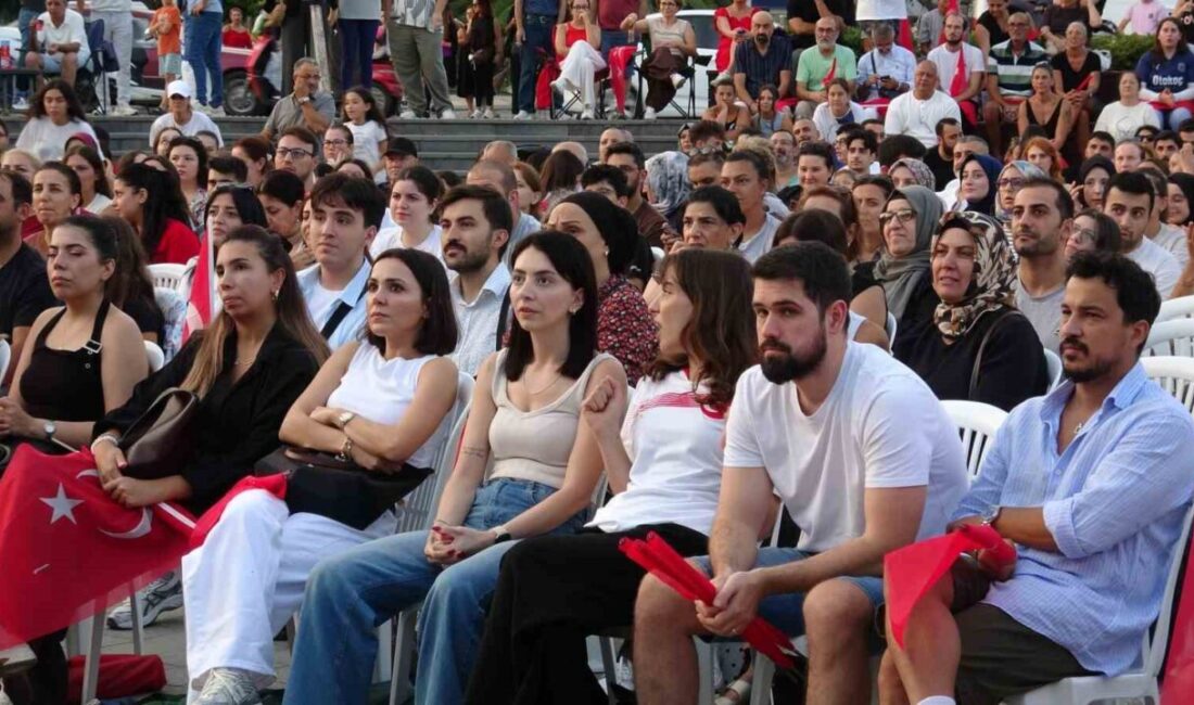 Filenin Sultanları’nın final heyecanı Kartal’da meydanlara taşındı A Milli Kadın Voleybol Takımı’nın final heyecanı, Kartal’da düzenlenen etkinlikle