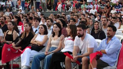 A Milli Kadın Voleybol Takımı’nın final heyecanı, Kartal’da düzenlenen etkinlikle