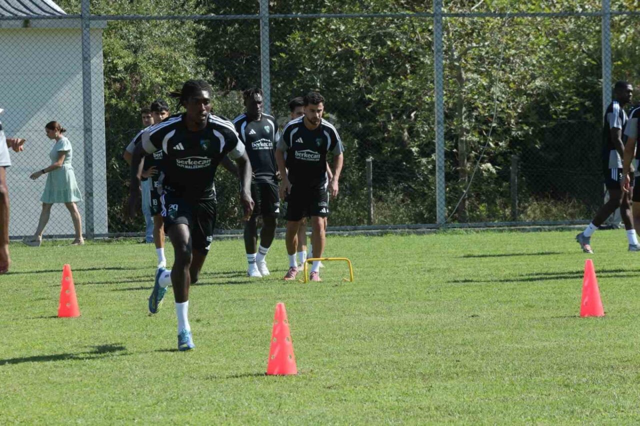 Florian Aye: "Takım ruhuyla hareket edip gol arayışında olan Florian göreceksiniz" 36 Bülten Medya -