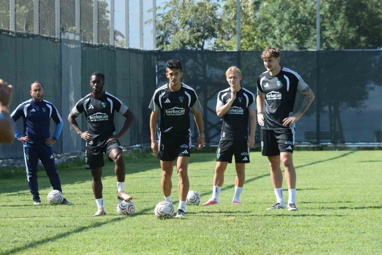 Florian Aye: "Takım ruhuyla hareket edip gol arayışında olan Florian göreceksiniz" 41 Bülten Medya -