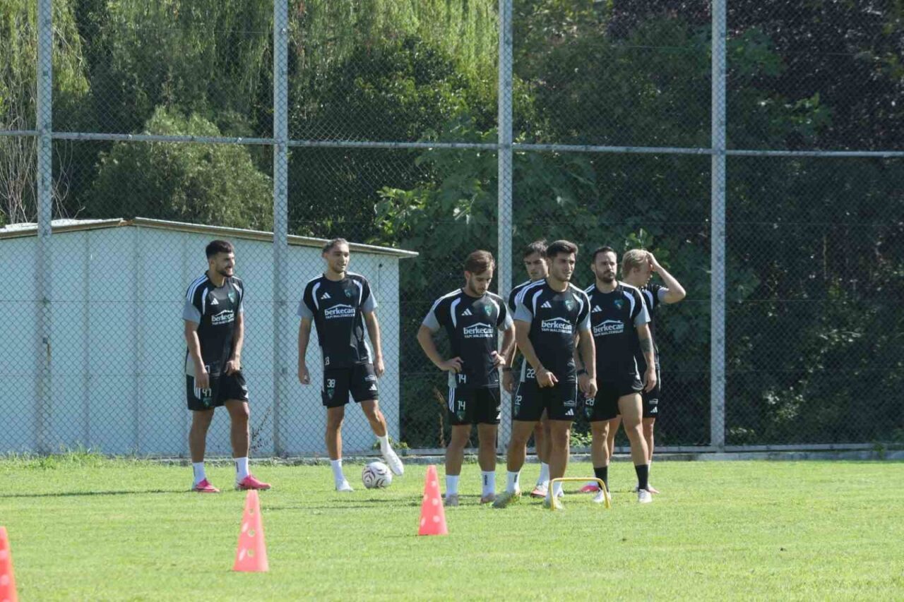 Florian Aye: "Takım ruhuyla hareket edip gol arayışında olan Florian göreceksiniz" 40 Bülten Medya -