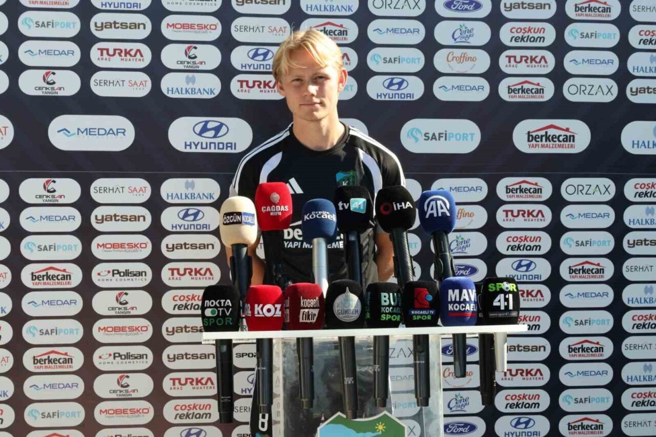 Florian Aye: "Takım ruhuyla hareket edip gol arayışında olan Florian göreceksiniz" 44 Bülten Medya -