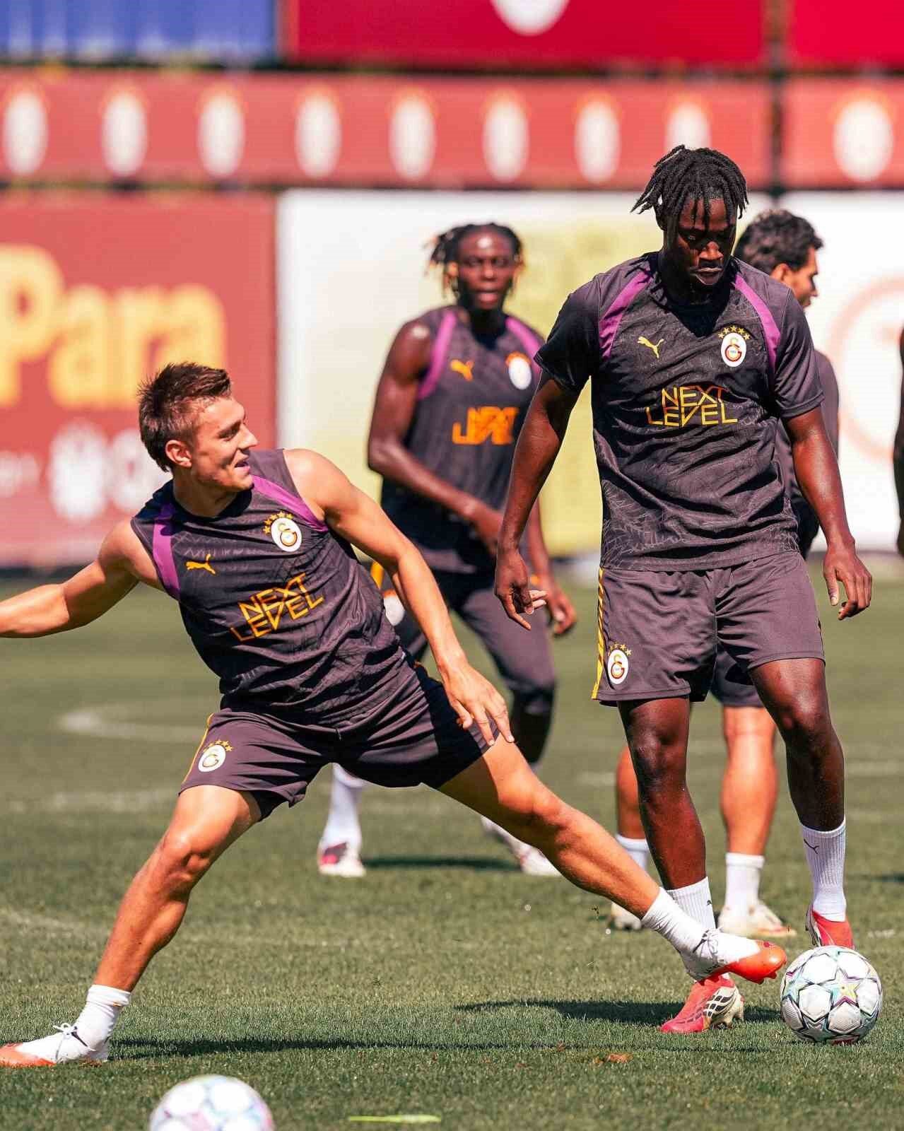 Galatasaray, Sporting maçı hazırlıklarını sürdürdü 10 Bülten Medya -