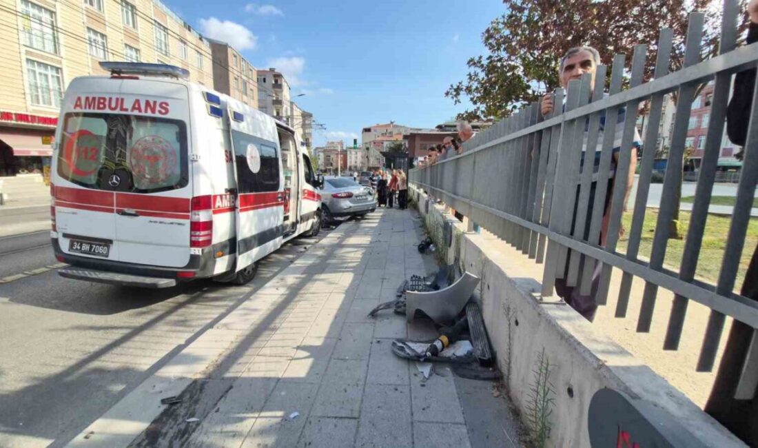Güngören’de kaldırıma çıkan otomobil yayalara çarptı: 4 yaralı Güngören’de sürücüsünün direksiyon hakimiyetini kaybettiği otomobil, kaldırıma çıkarak yayalara çarptı.