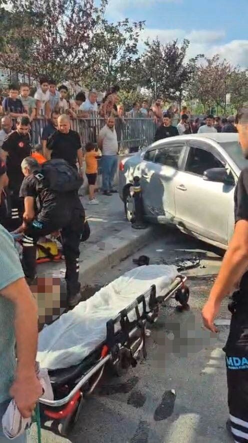 Güngören’de otomobil kaldırıma çıktı: 2 yayaya çarptı 8 Bülten Medya -