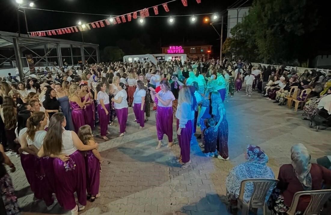 Hayrabolu’da kadınlar şalvarlarıyla kültürlerini yaşattı 19 Bülten Medya -