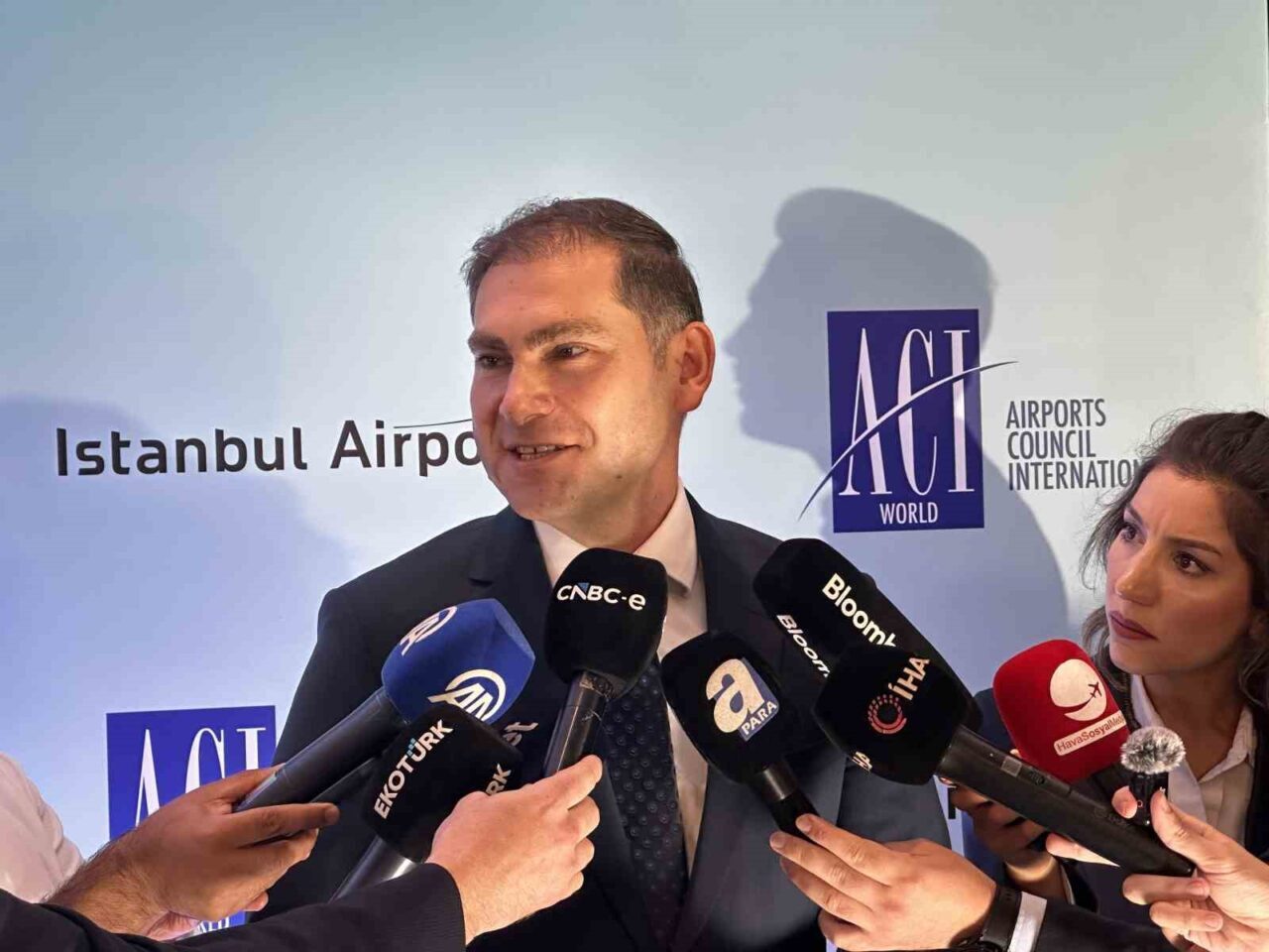 İGA İstanbul Havalimanı CEO’su Selahattin Bilgen: "İstanbul Havalimanı 4’üncü pist yatırımını tamamlamış durumda" 7 Bülten Medya -