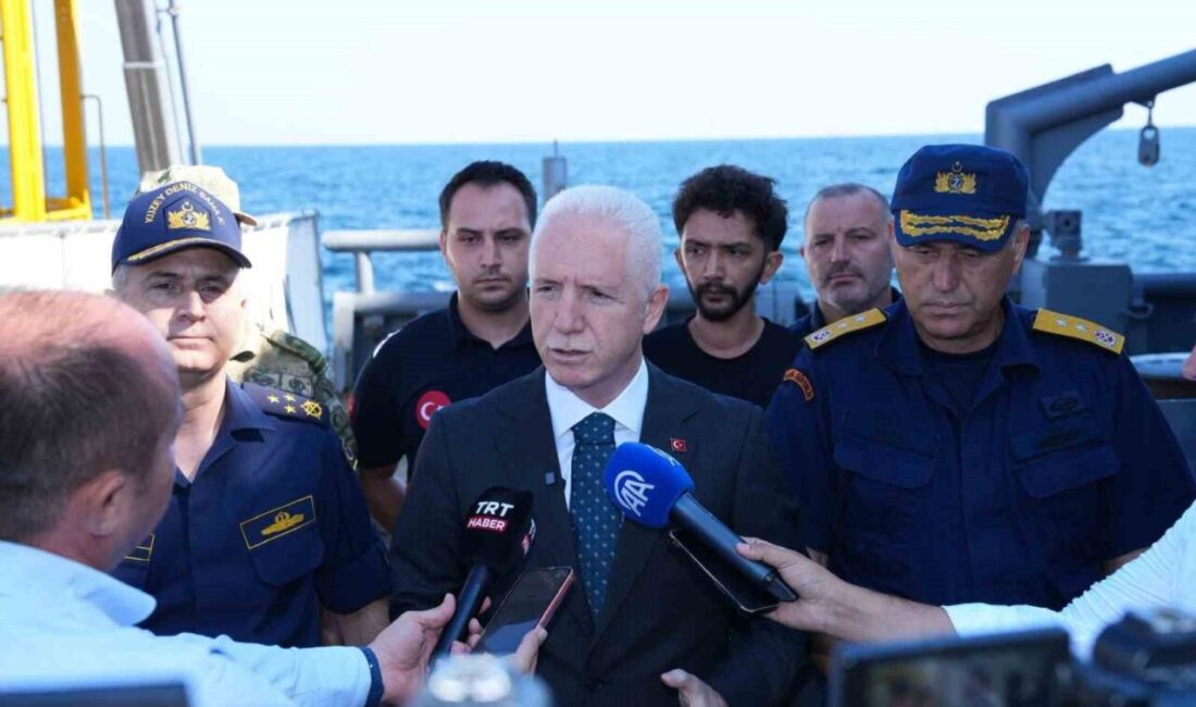 İstanbul Valisi Davut Gül, Silivri’deki arama-kurtarma çalışmalarını yerinde inceledi İstanbul Valisi Davut Gül, Silivri açıklarında meydana gelen gemi kazasının