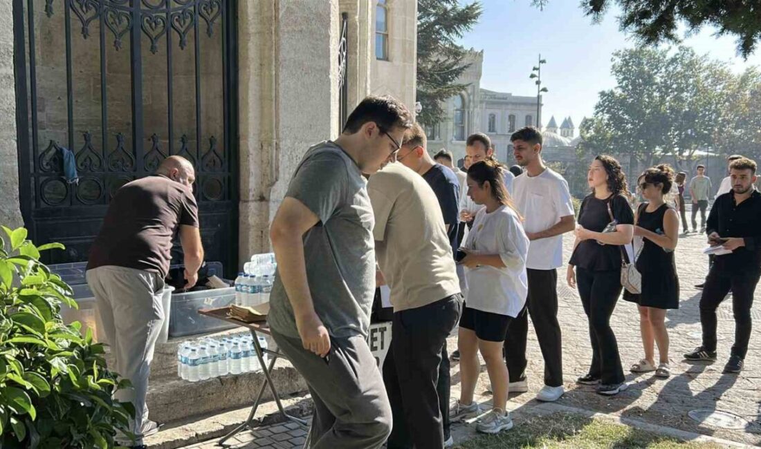 İstanbul’da KPSS heyecanı: Adaylar sınav binalarına gelmeye başladı Kamu Personeli Seçme Sınavı (KPSS) Lisans Genel Yetenek-Genel Kültür oturumu