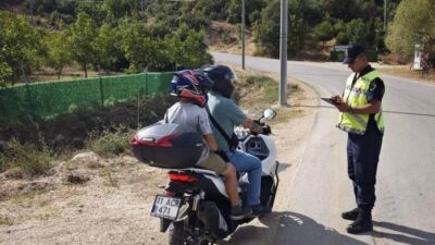 Bilecik İl Jandarma Komutanlığına bağlı trafik ekipleri motosiklet sürücülerine ekipmanları