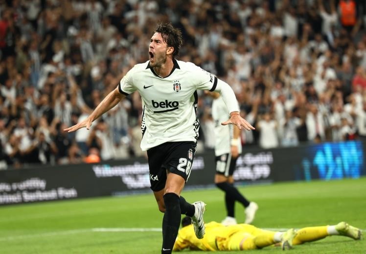 Fenerbahçe ile Beşiktaş arasında oynanacak derbide iki ezeli rakibin kadro