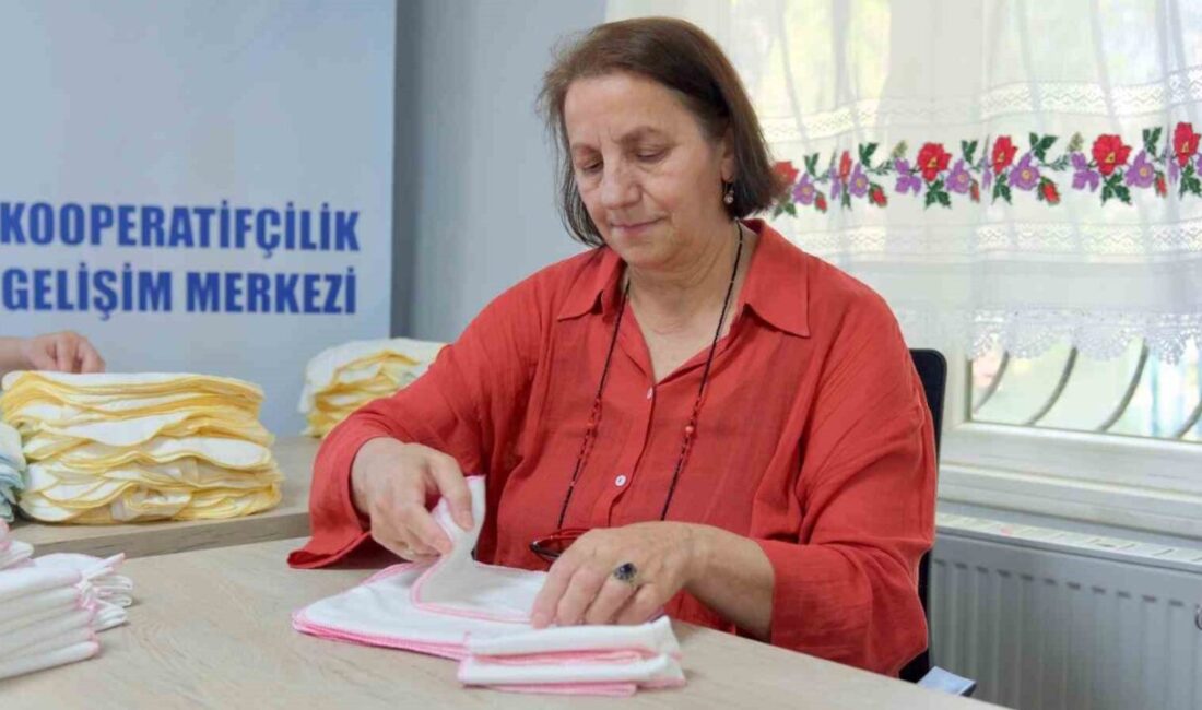 Kadınlar üretiyor, Yıldırım kazanıyor Yıldırım Belediyesi, Ev Eksenli Kadın İstihdamı Projesi ile kadınların evlerinden