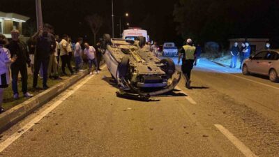Bursa’nın İnegöl ilçesinde kamyonet ile çarpışan otomobil takla atarak ters