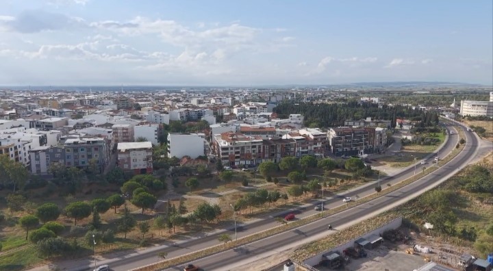 Karacabey Belediye Başkanı Fatih Karabatı, ilçede yıllardır beklenen alışveriş merkezi
