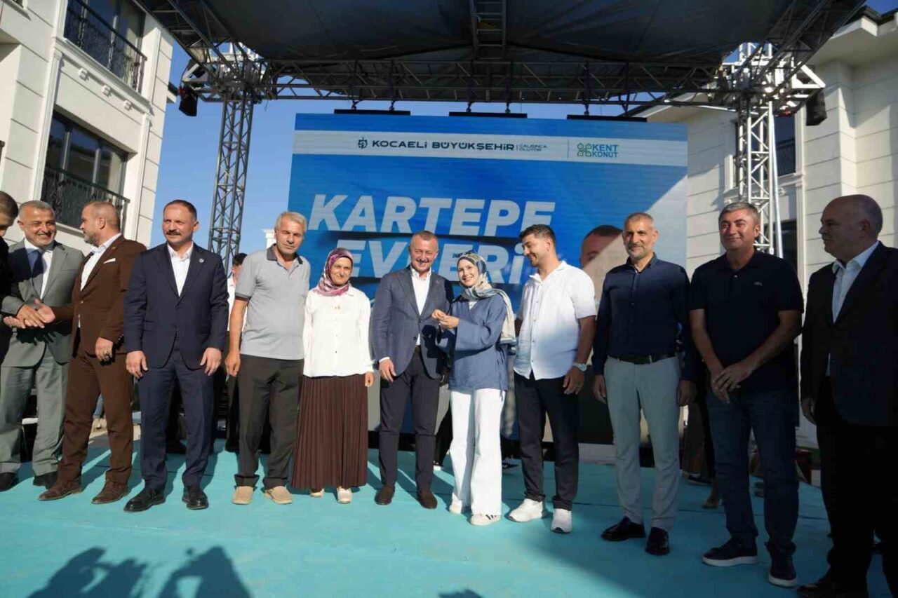 Kartepe Kent Konut Evleri’nde 144 hak sahibine anahtar teslim edildi 24 Bülten Medya -