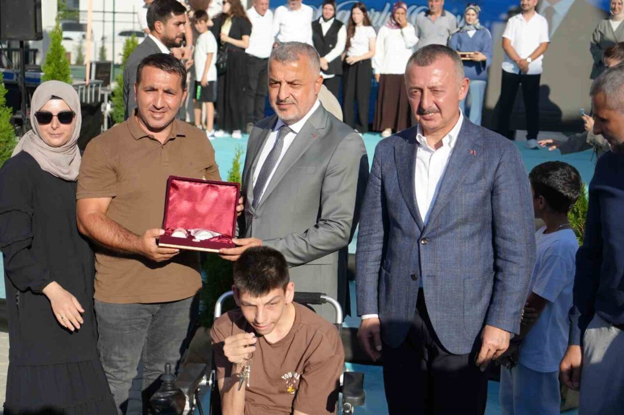 Kartepe Kent Konut Evleri’nde 144 hak sahibine anahtar teslim edildi 23 Bülten Medya -