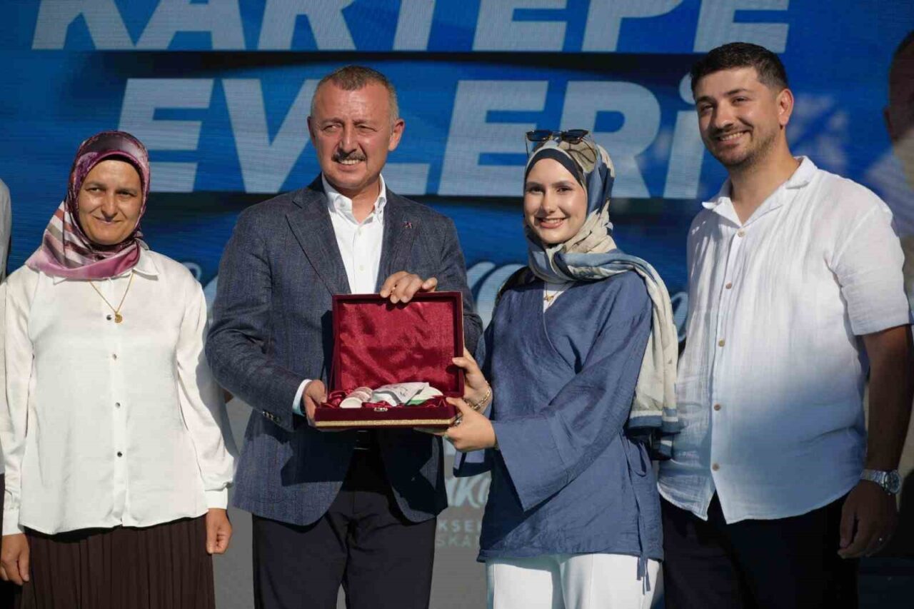 Kartepe Kent Konut Evleri’nde 144 hak sahibine anahtar teslim edildi 19 Bülten Medya -