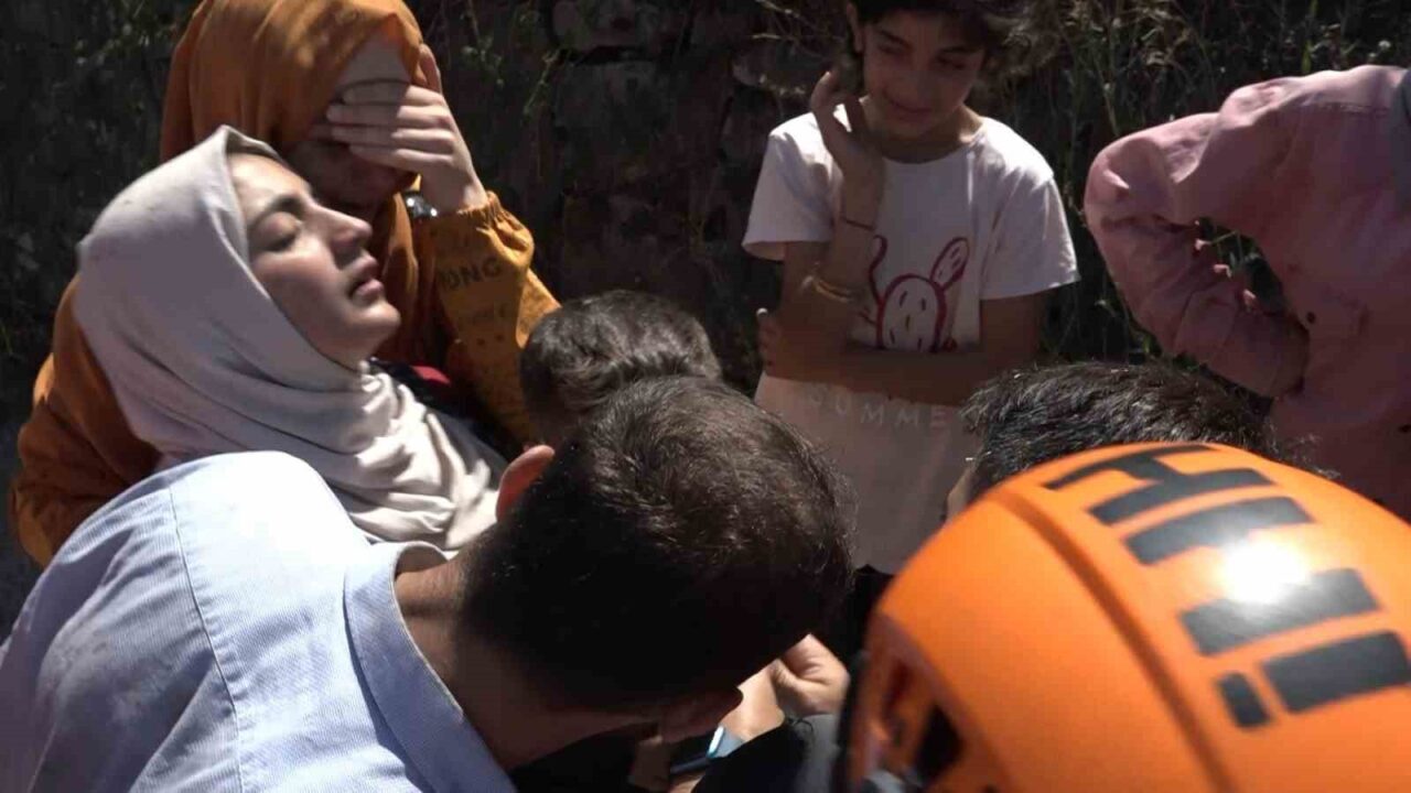 Kaybolan çocuğuna kavuşan anne sevinçten bayıldı 26 Bülten Medya -