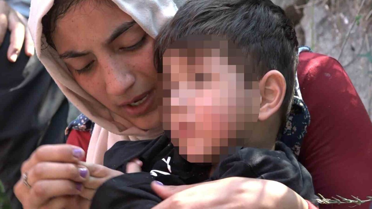 Kaybolan çocuğuna kavuşan anne sevinçten bayıldı 28 Bülten Medya -