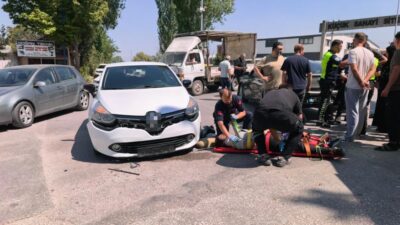 Bursa’nın İnegöl ilçesinde motosiklet ile iki otomobilin karıştığı kazada 22