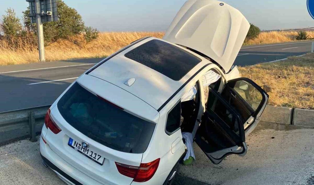 Keşan’da su kanalına düşen otomobilde 4 kişi yaralandı Edirne’nin Keşan ilçesinde meydana gelen trafik kazasında su kanalına düşüp