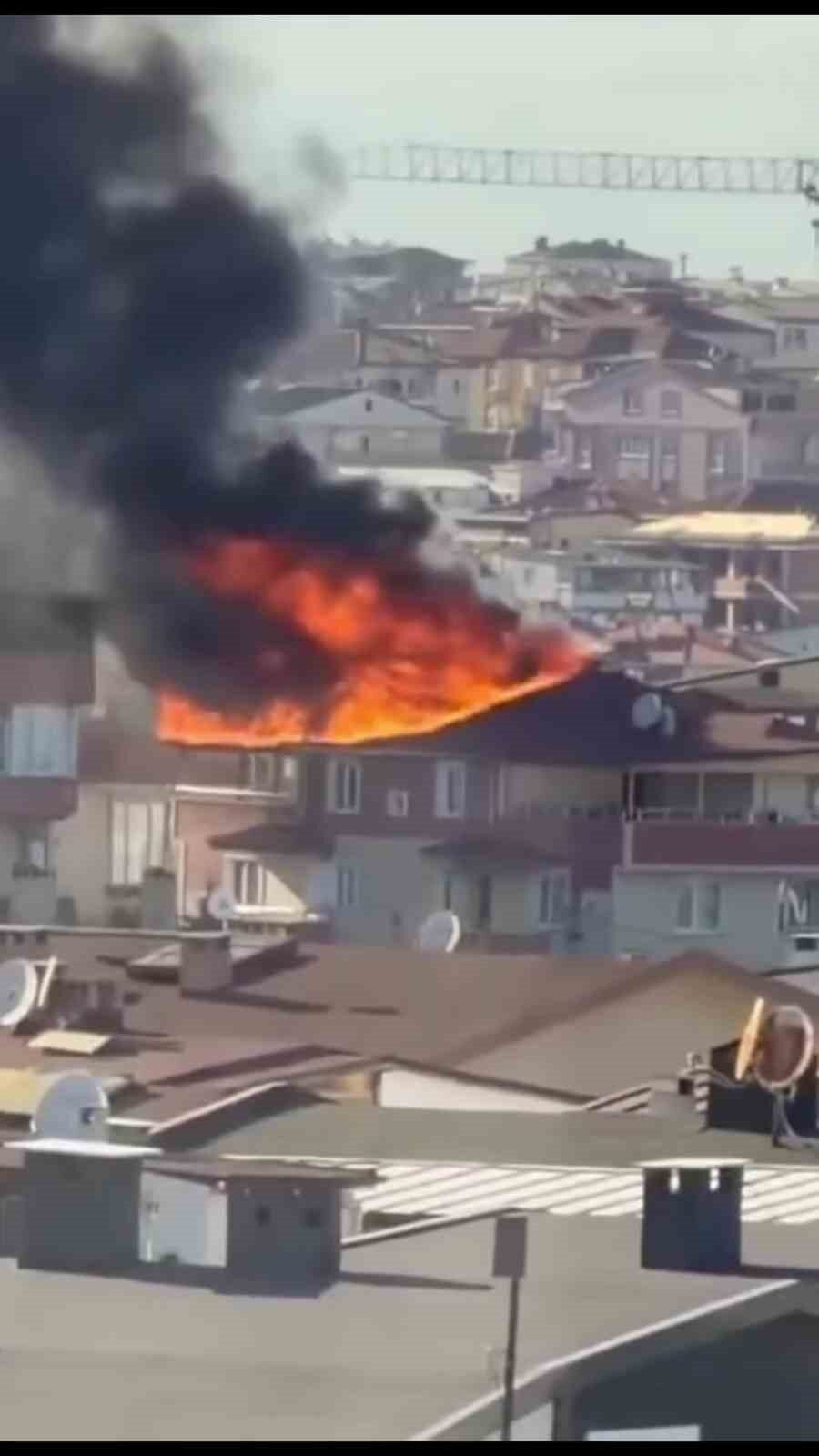 Kocaeli’de çatı alevlere teslim oldu 11 Bülten Medya -