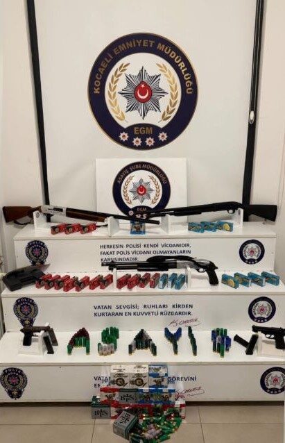 Bilezikleri kolundan nasıl keseceğini kuyumcuya sormuş 5 Bülten Medya -