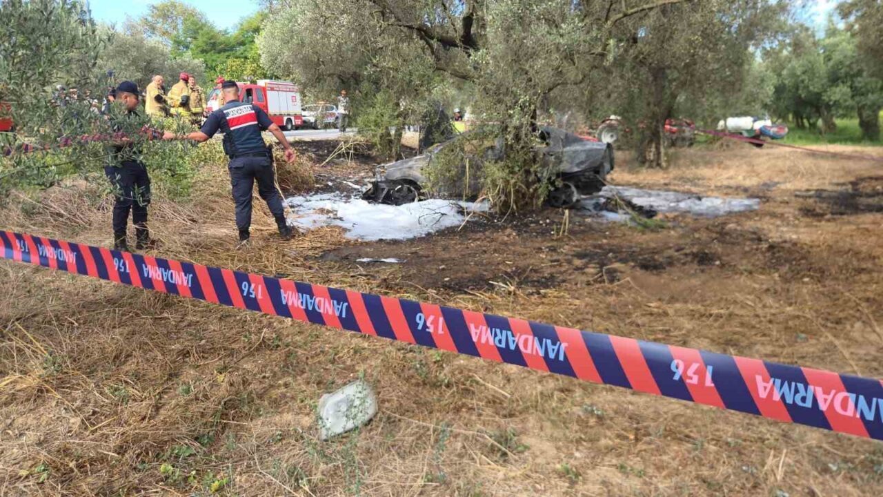 Kontrolden çıkan otomobil tarlada yandı: 1 ölü, 1’i çocuk 5 yaralı 17 Bülten Medya -