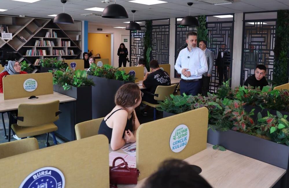 Büyükşehir’den 2 bin 500 adaya KPSS provası Bursa Büyükşehir Belediyesi'nin, bünyesindeki gençlik merkezlerinde düzenlediği ücretsiz ‘KPSS Ön