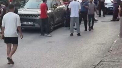 Küçükçekmece’de iki aile arasında çıkan silahlı kavga sırasında yoldan geçen