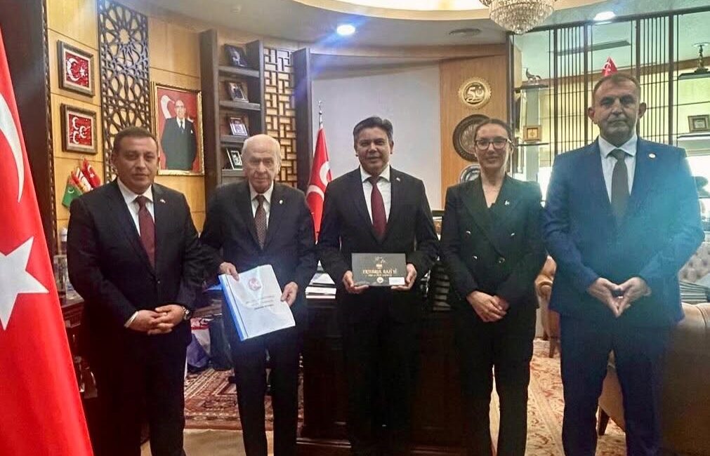MHP lideri Bahçeli’yi Söğüt şenliklerine davet ettiler Milliyetçi Hareket Partisi (MHP) Bilecik İl Başkanı Talha Özkan, Genel