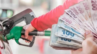 Motorine 4 lira 9 kuruş indirim yapılması bekleniyor. İndirimin pompaya