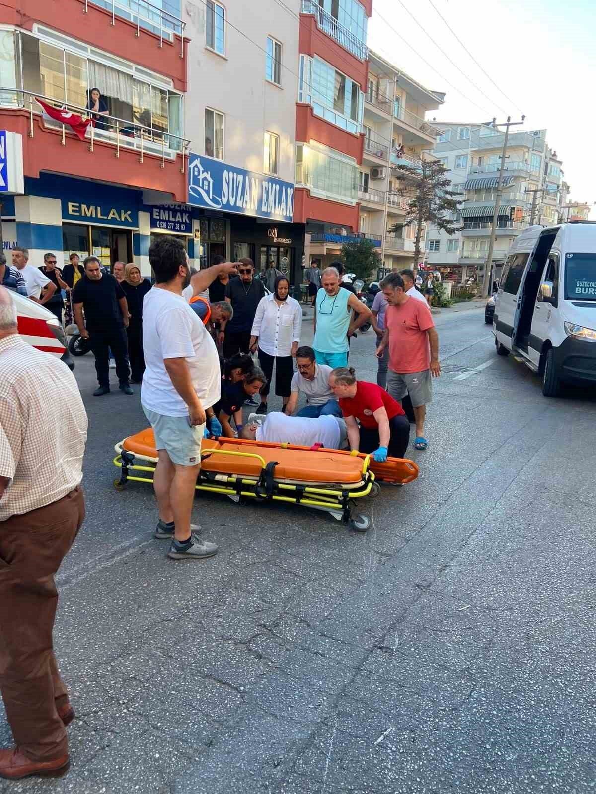 Mudanya’da motosiklet yayaya çarptı: 2 yaralı 4 Bülten Medya -