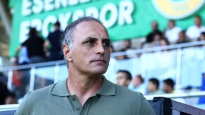 Esenler Erokspor Teknik Direktörü Mustafa Gürsel, takım olma olgusunu henüz