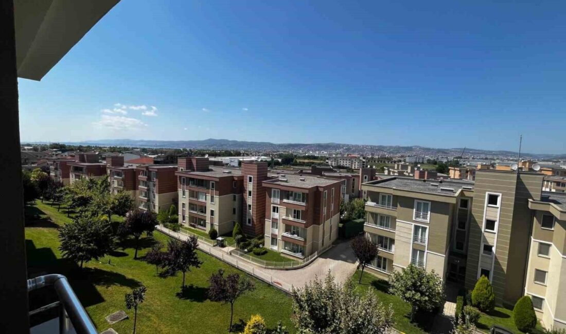 Öğrencilere ev arama stratejisi: “Okula değil, ulaşım hattına odaklanın” Üniversitelerin açılmasına kısa süre kala öğrencilerin kiralık ev arayışları hız