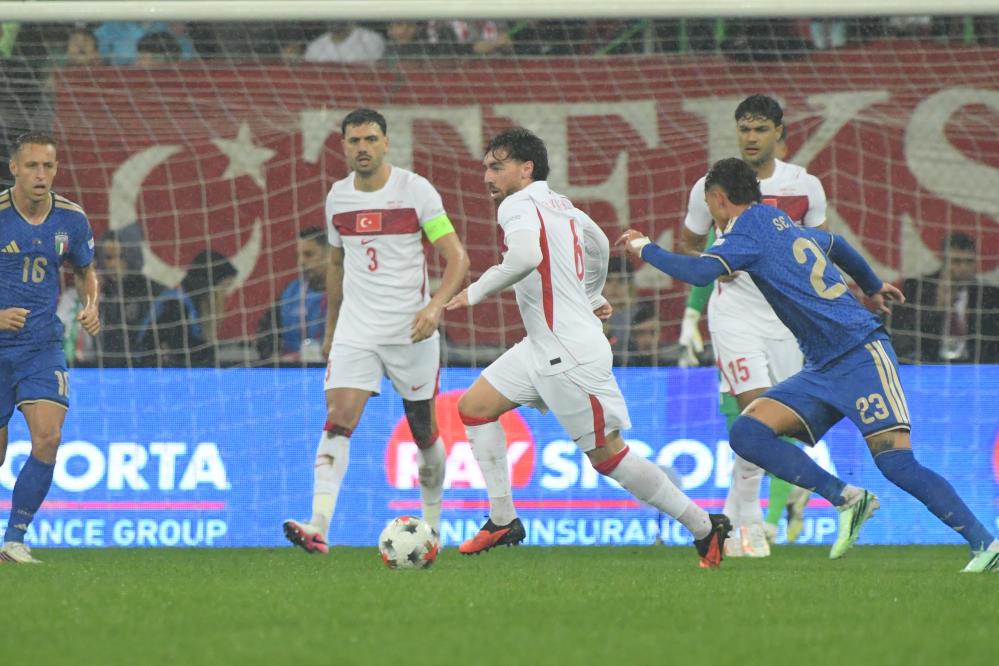A Milli Futbol Takımı'nda Orkun Kökçü, ayak parmağındaki ağrıları nedeniyle