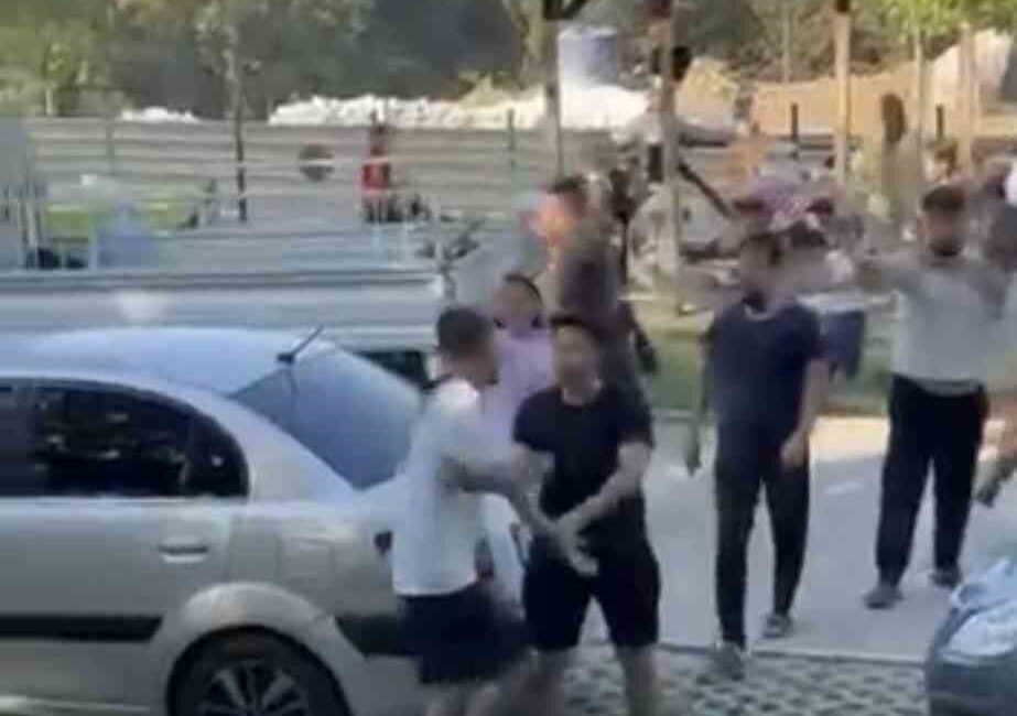 Ortalık savaş alanına döndü Bursa’da bulunan Cumalıkızık Kent Parkı’nda piknik yapmak için parka gelen