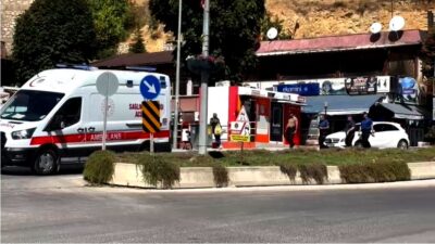 Bilecik’te seyir halindeki motosiklet sürücüsü önüne aniden çıkan otomobile vurmamak