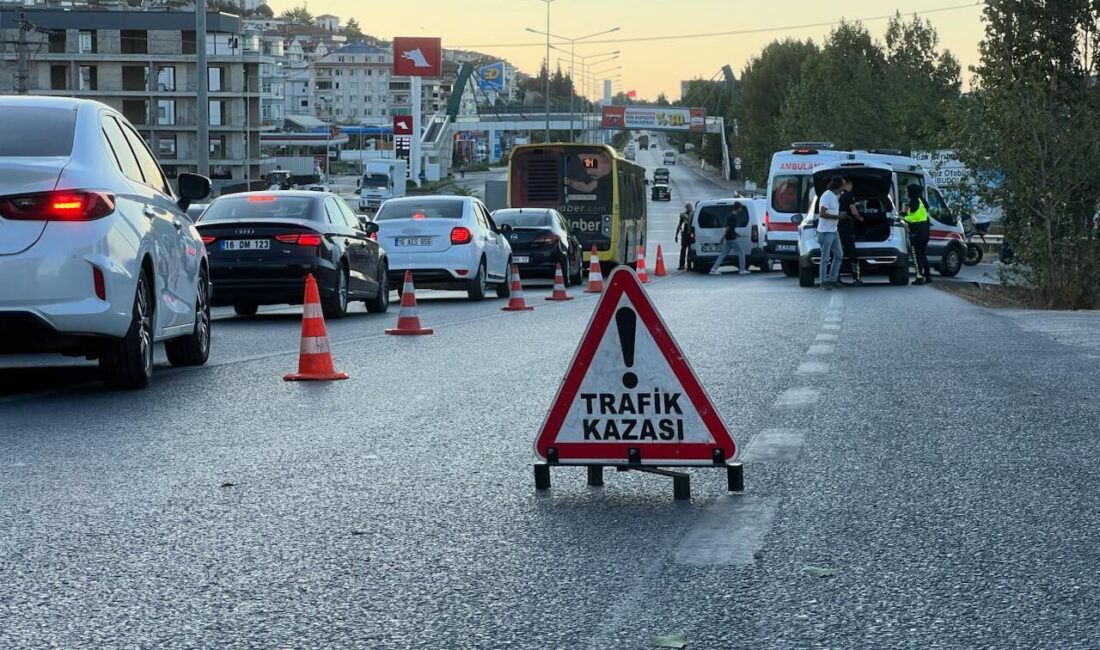 Bursa-Mudanya yolu Güzelyalı giriş köprü mevkiinde motosikletin otomobile arkadan çarpması