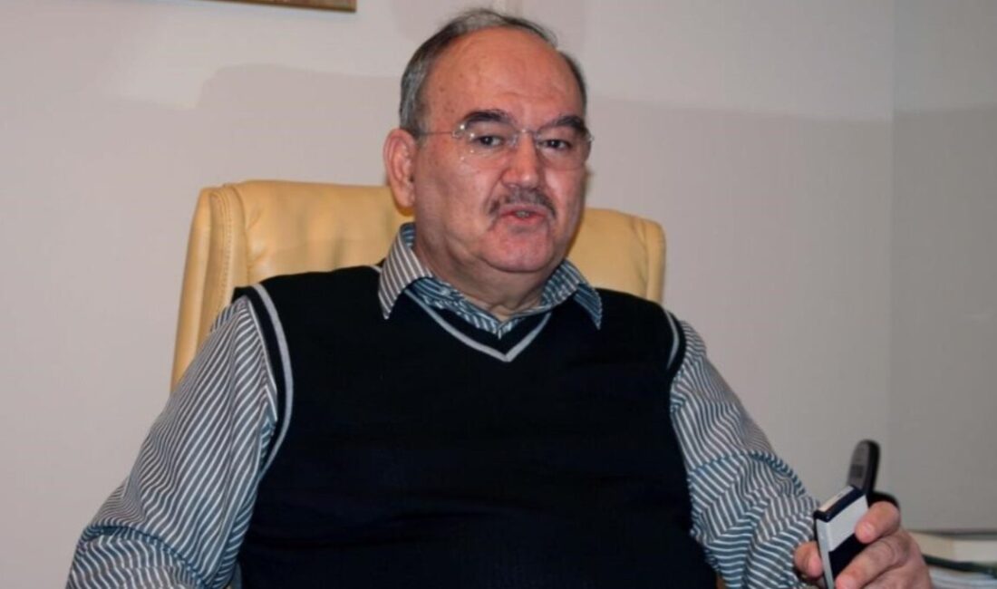 Özfatura yaşamını yitirdi. İzmir Belediye eski Başkanı Burhan Özfatura bugün kaldırıldığı hastane de
