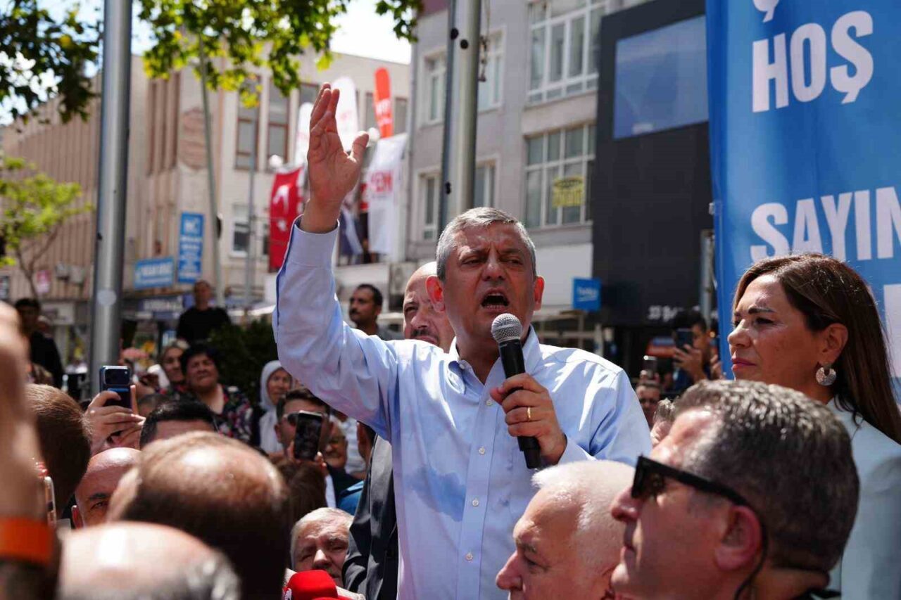 Özgür Özel Çorlu’da konuştu: "Yeni Parti, geçmişte Cumhuriyet Halk Partisi’nde siyaset yapanların yeni partisidir" 16 Bülten Medya -