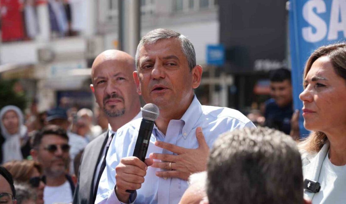 Özgür Özel Çorlu’da konuştu: “Yeni Parti, geçmişte Cumhuriyet Halk Partisi’nde siyaset yapanların yeni partisidir” Yeni Parti Genel Başkanı Özgür Özel, Tekirdağ’ın Çorlu ilçesinde düzenlenen