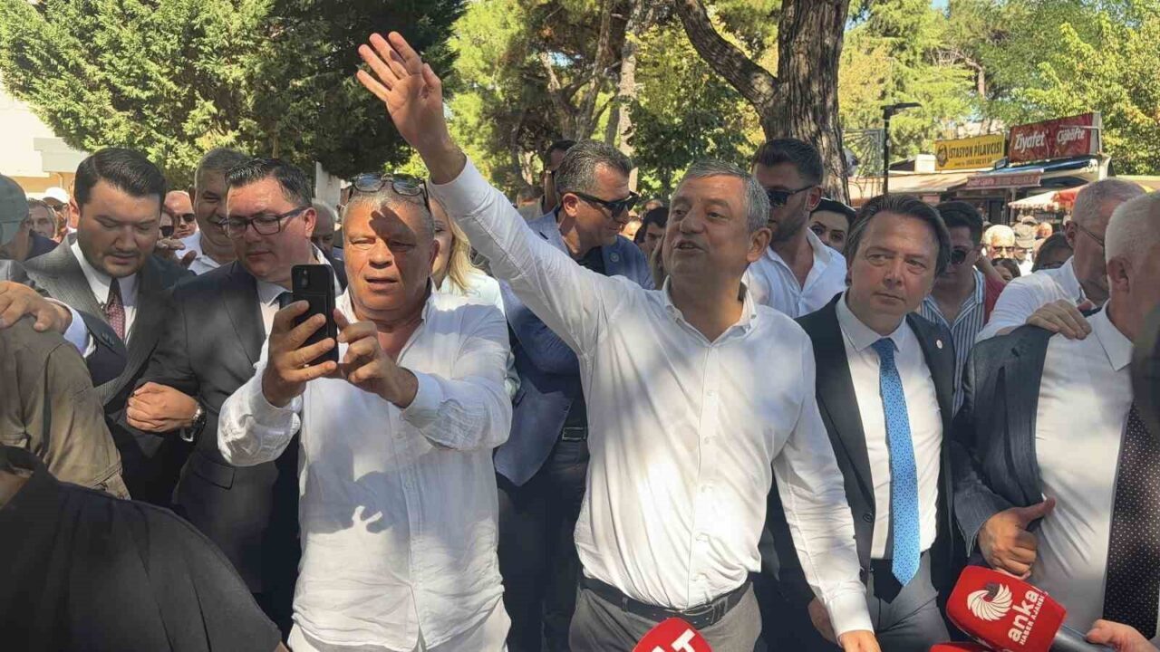 Özgür Özel, Kırklareli’nde esnafla bir araya geldi 17 Bülten Medya -