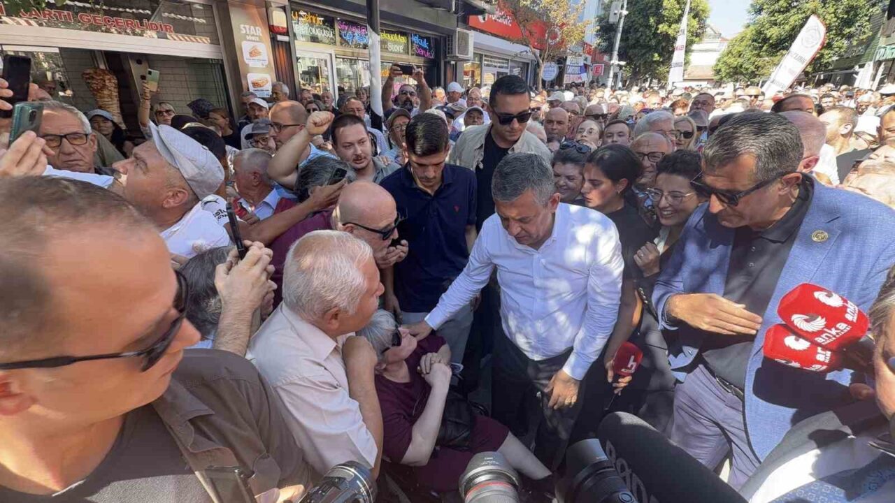 Özgür Özel, Kırklareli’nde esnafla bir araya geldi 19 Bülten Medya -