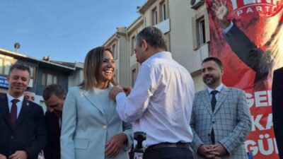 Yeni Parti Genel Başkanı Özgür Özel, Tekirdağ’ın Süleymanpaşa ilçesinde vatandaşlarla