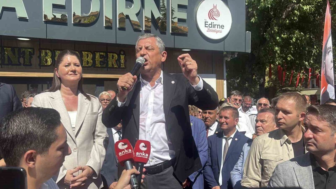 Özgür Özel’den peş peşe gaflar: Eski partisi CHP dedi, ardından İYİ Parti dedi 13 Bülten Medya -